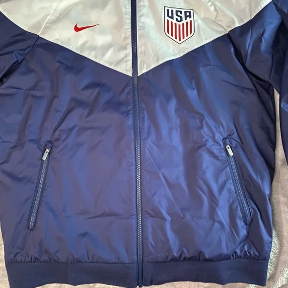Nike USA Windbreaker Jacket - Picture 5 of 10